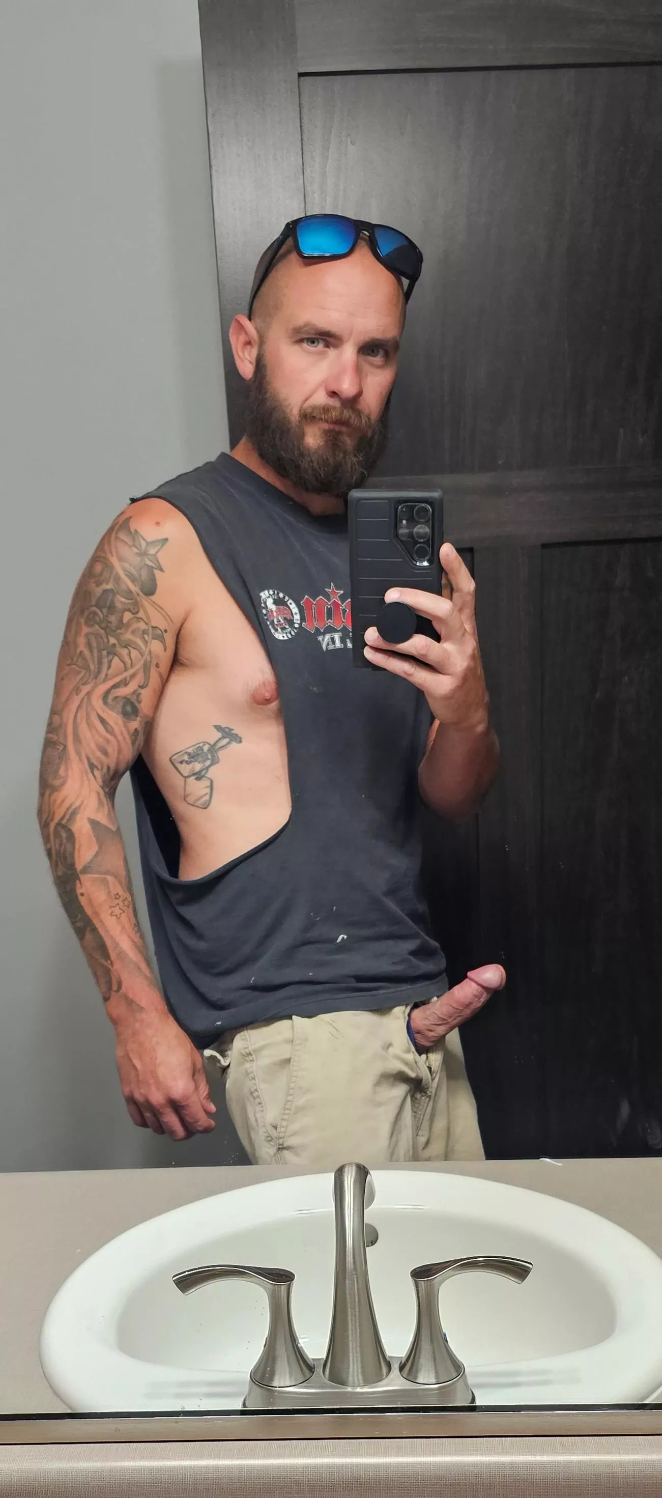 Weekend vibes, wanna play? 😈