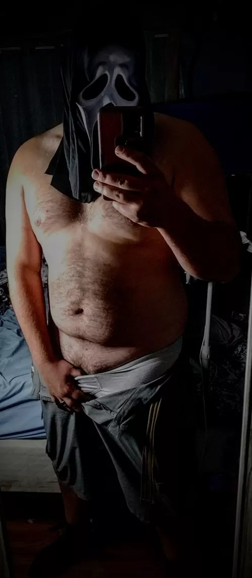 What's your favorite scary movie 🔪