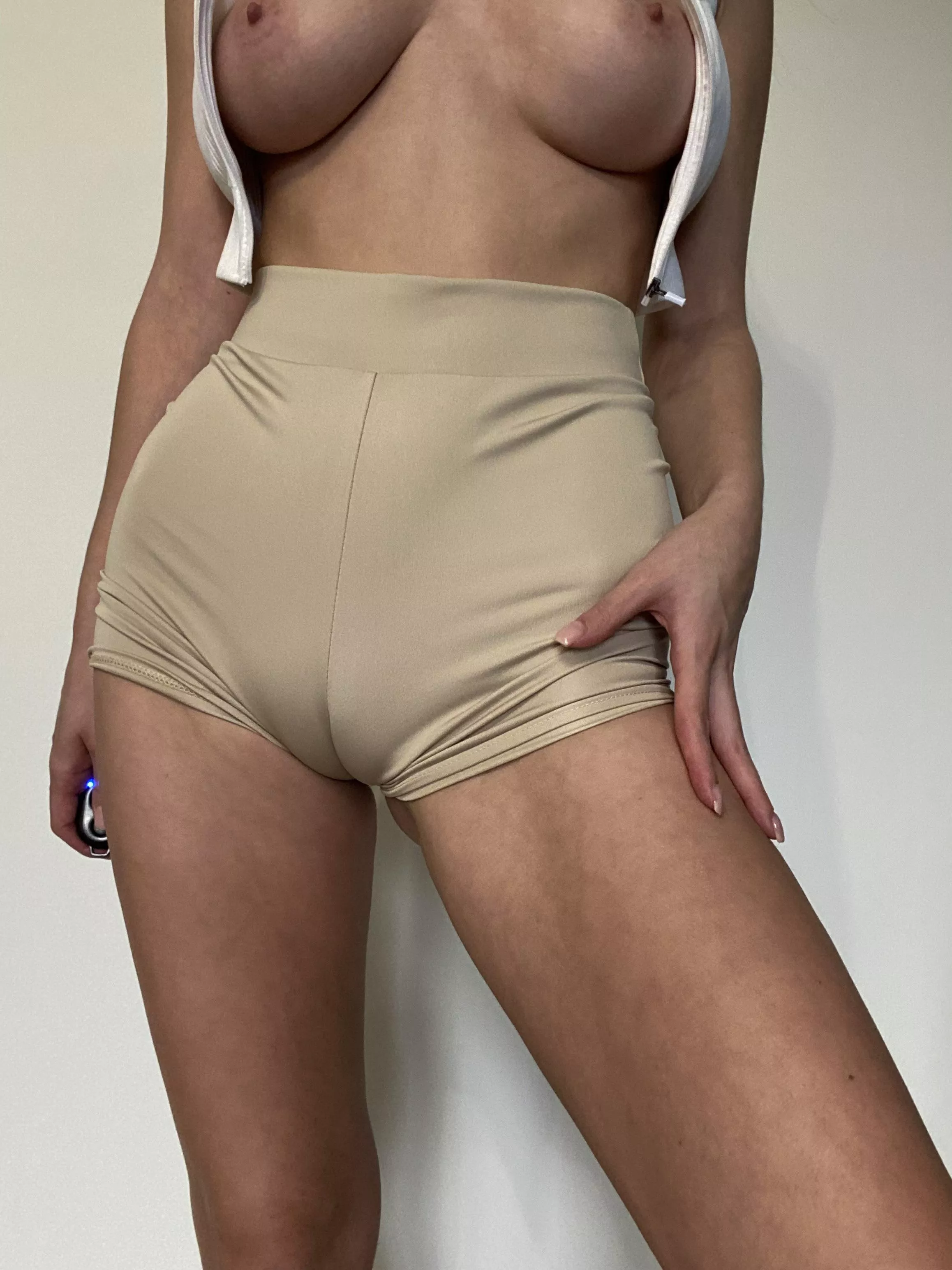 Would you feed this hungry cameltoe?