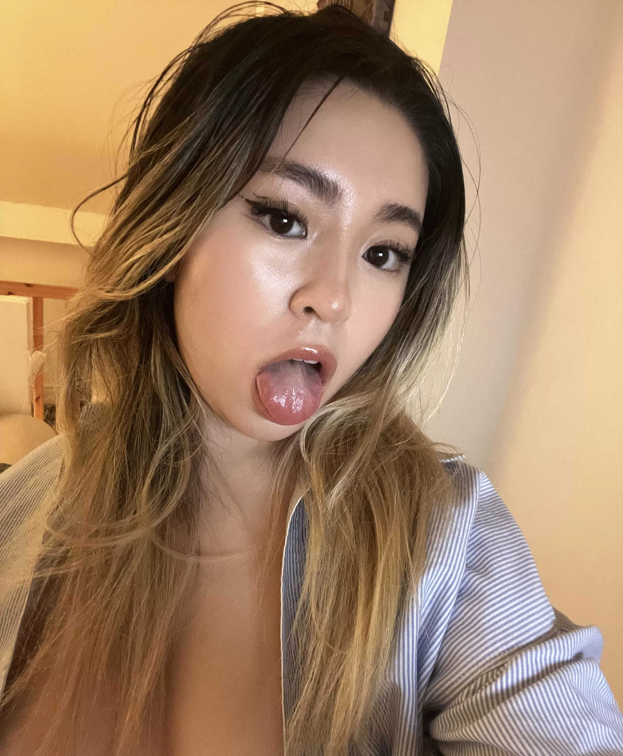 like girls with cute tongues? 🙈