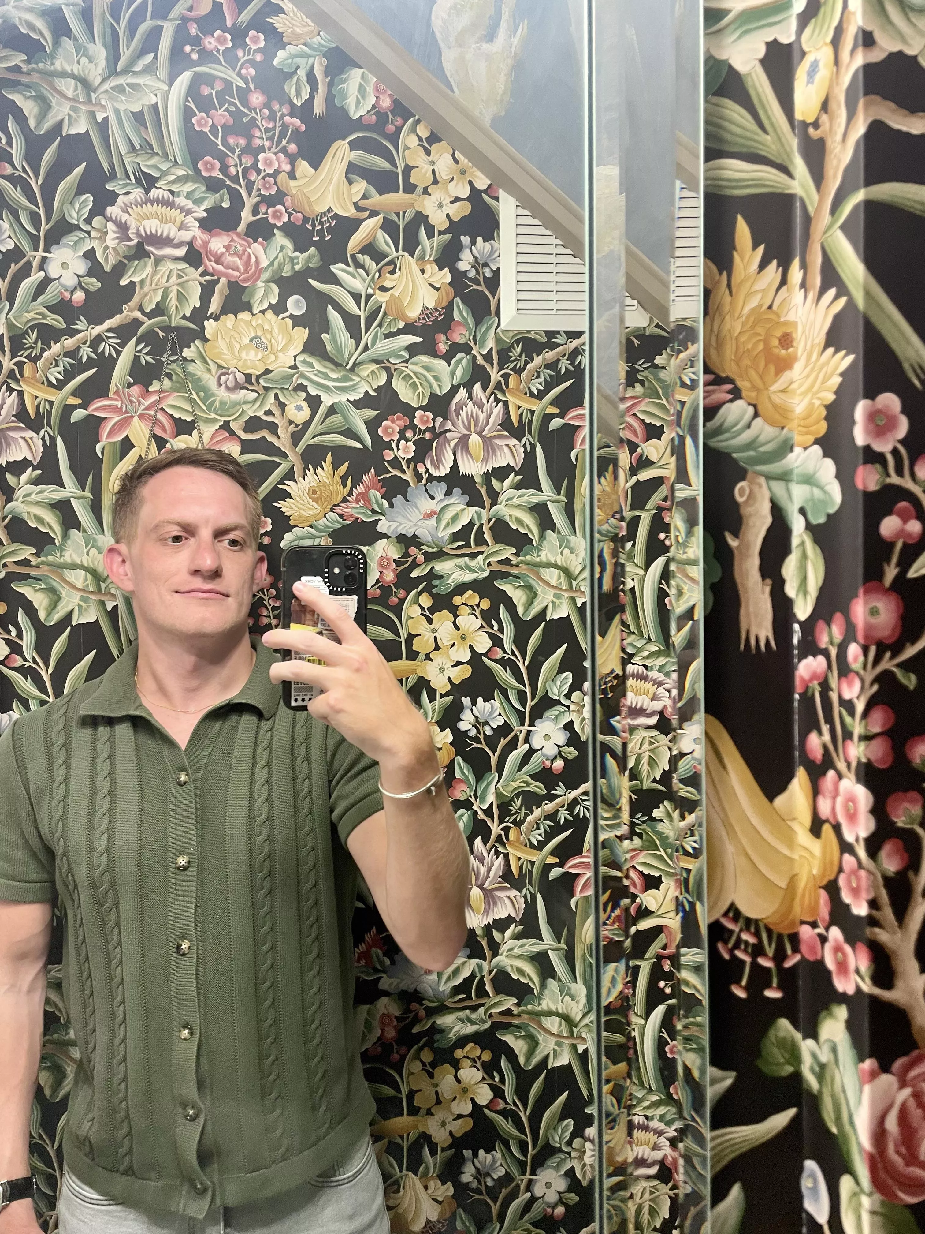 My friends bathroom wallpaper is so fun 👨‍🎨