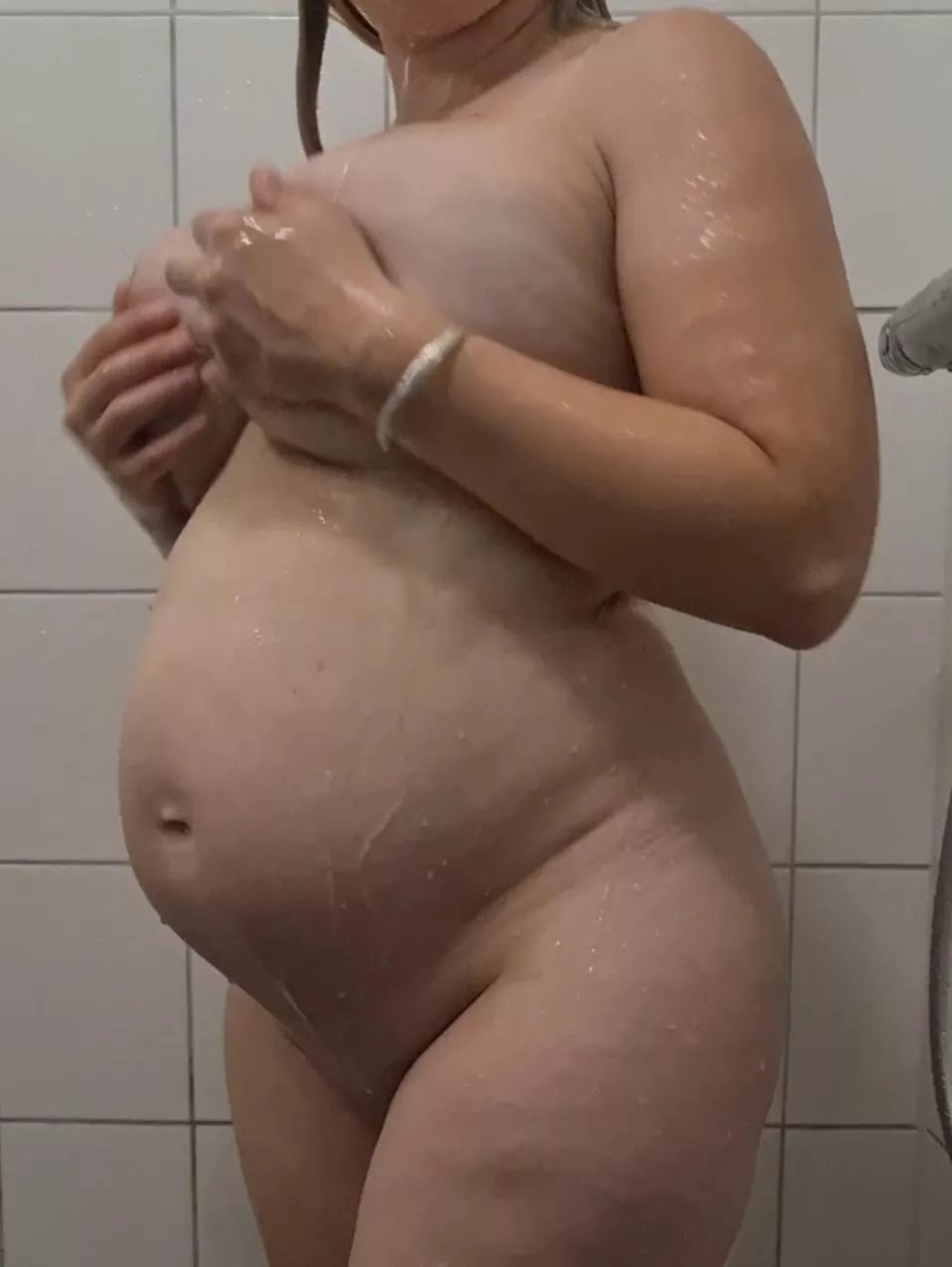 Petite pregnant body, am I still fuckable?