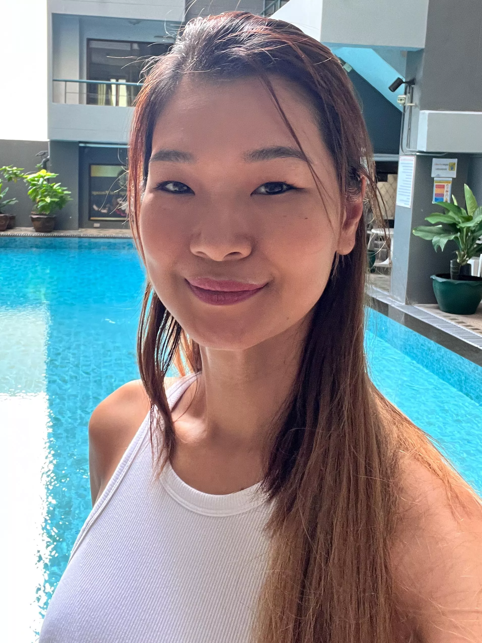 Pool selfie today but too hot to swim 😀