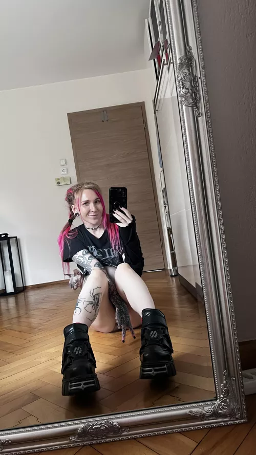 Skulle du runka till mina nakenbilder om jag skickade några till dig?