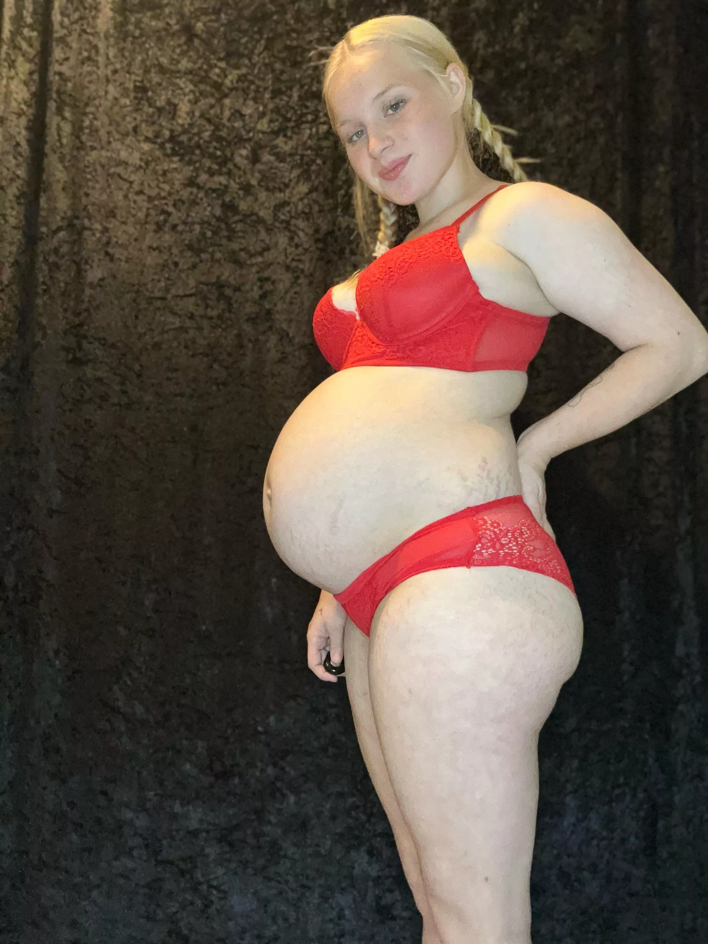 So Pregnant , but lingerie still makes me feel sexy