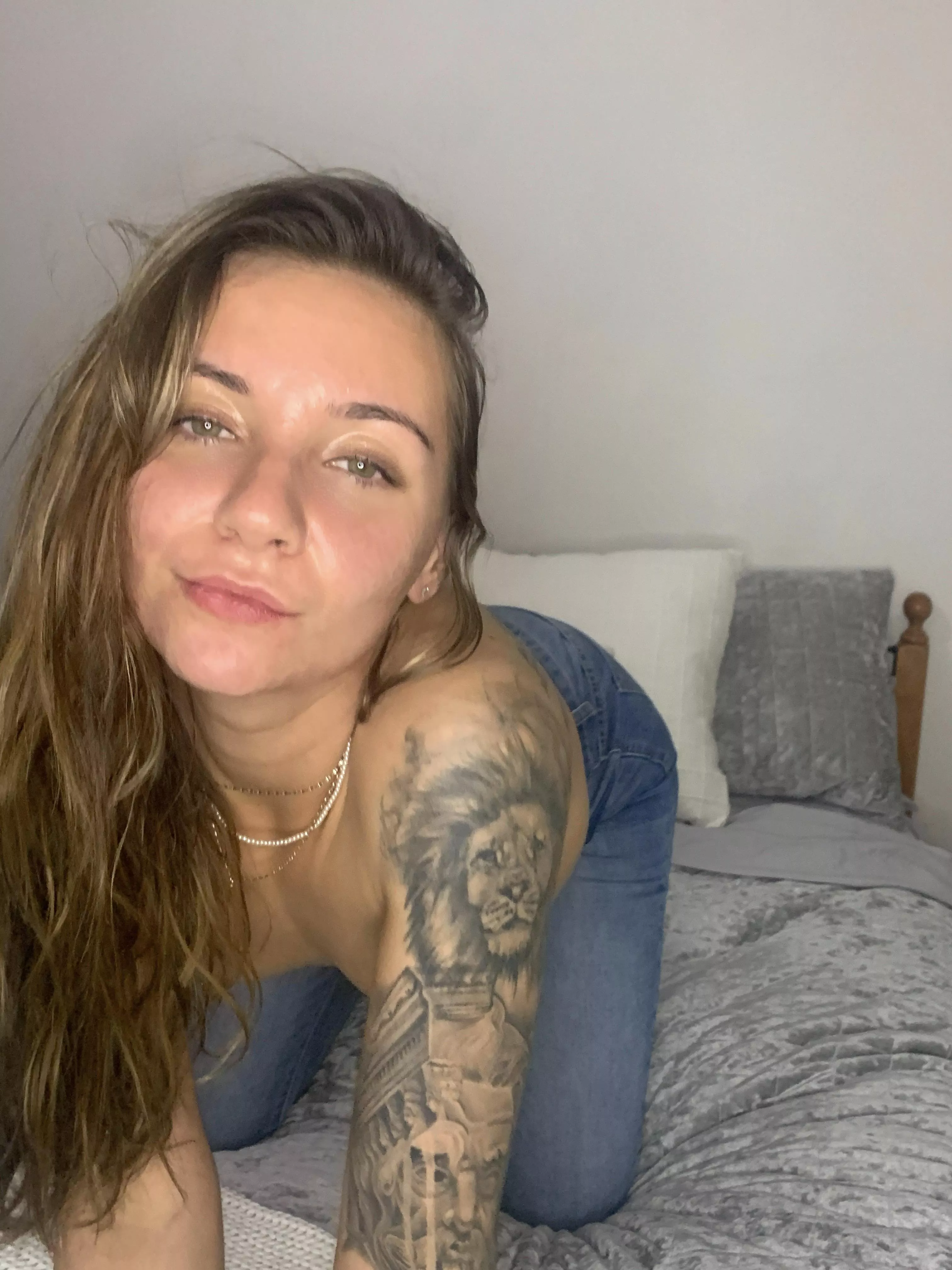 Tatted brunettes. Yes or no?