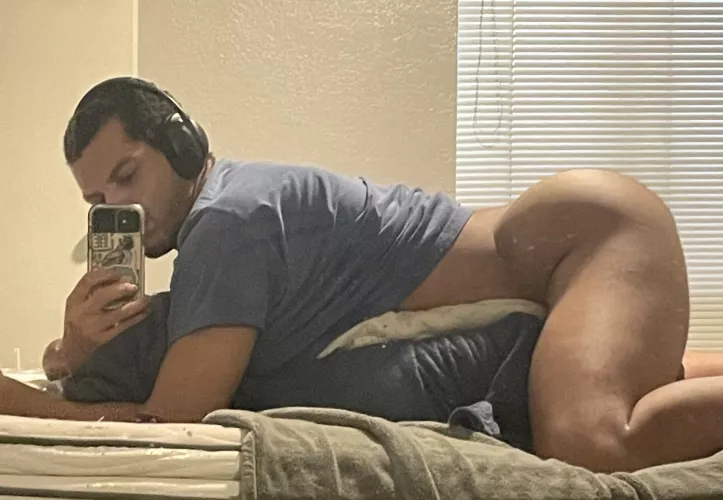 Would you jerk off to my nudes ?