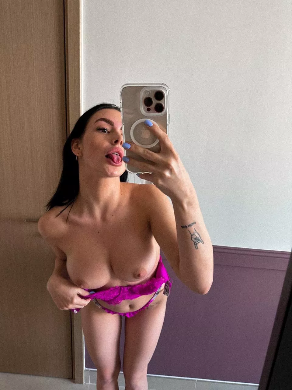 Would you jerk off to this picture