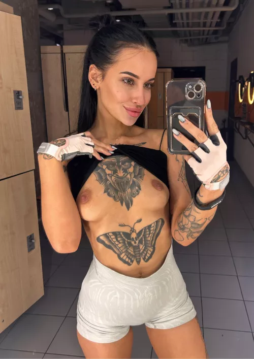 Your brunette slut 😈