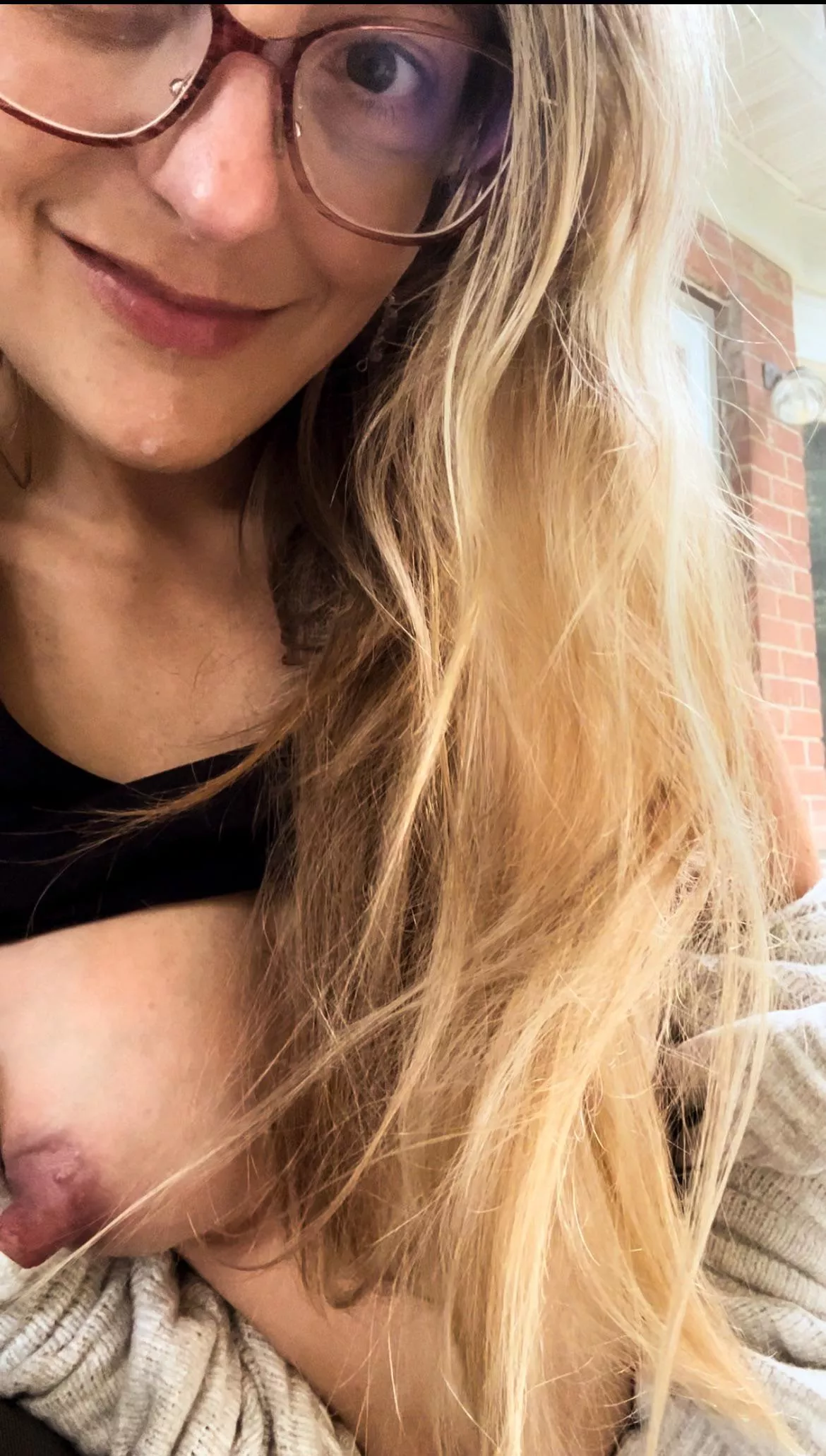 36 and still fuckable?? And yes that’s breastmilk on my chin 😆💦