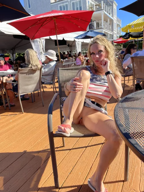 A little fun outside dining