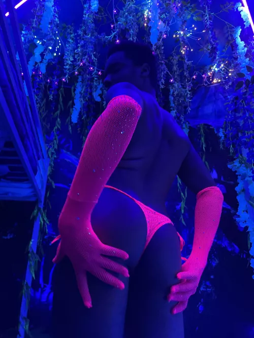 Do you like this color on me?