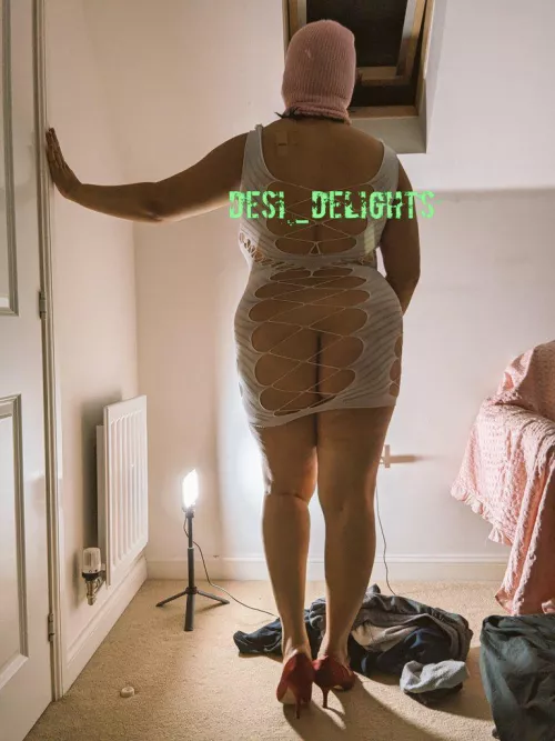 If I spread my brown cheeks would you go 👅 deep?