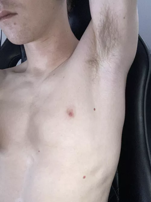 Musk on a humid day.. the room smells amazing