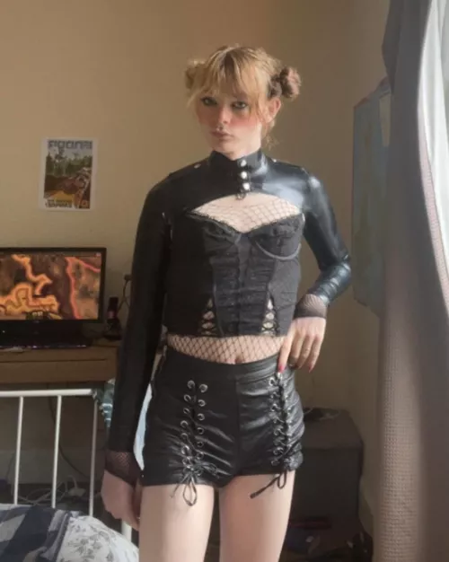Rate my outfit, 19 x