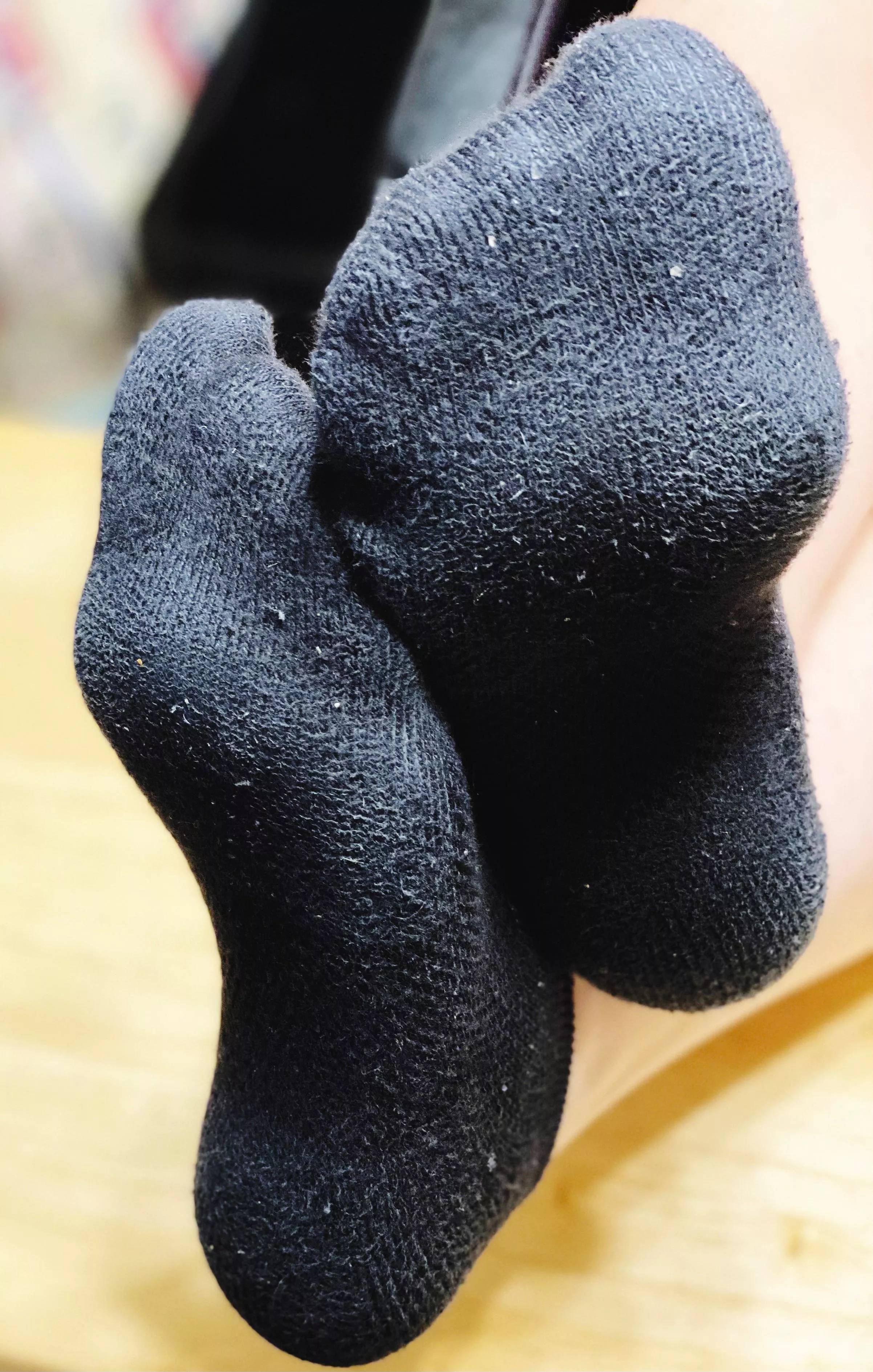 Sexy sole Sunday with a pair of black beauty socks👣