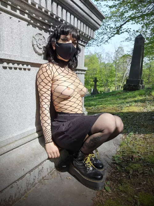 Wanna join me in the graveyard ?