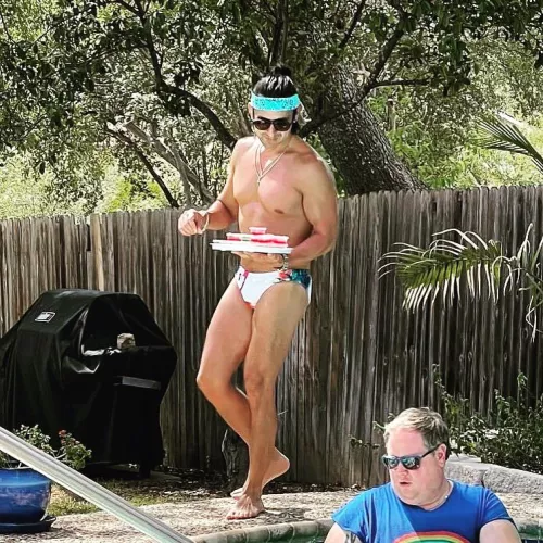 When you finally get to live out your shot boy dreams at 45! š Happy Monday everyone!