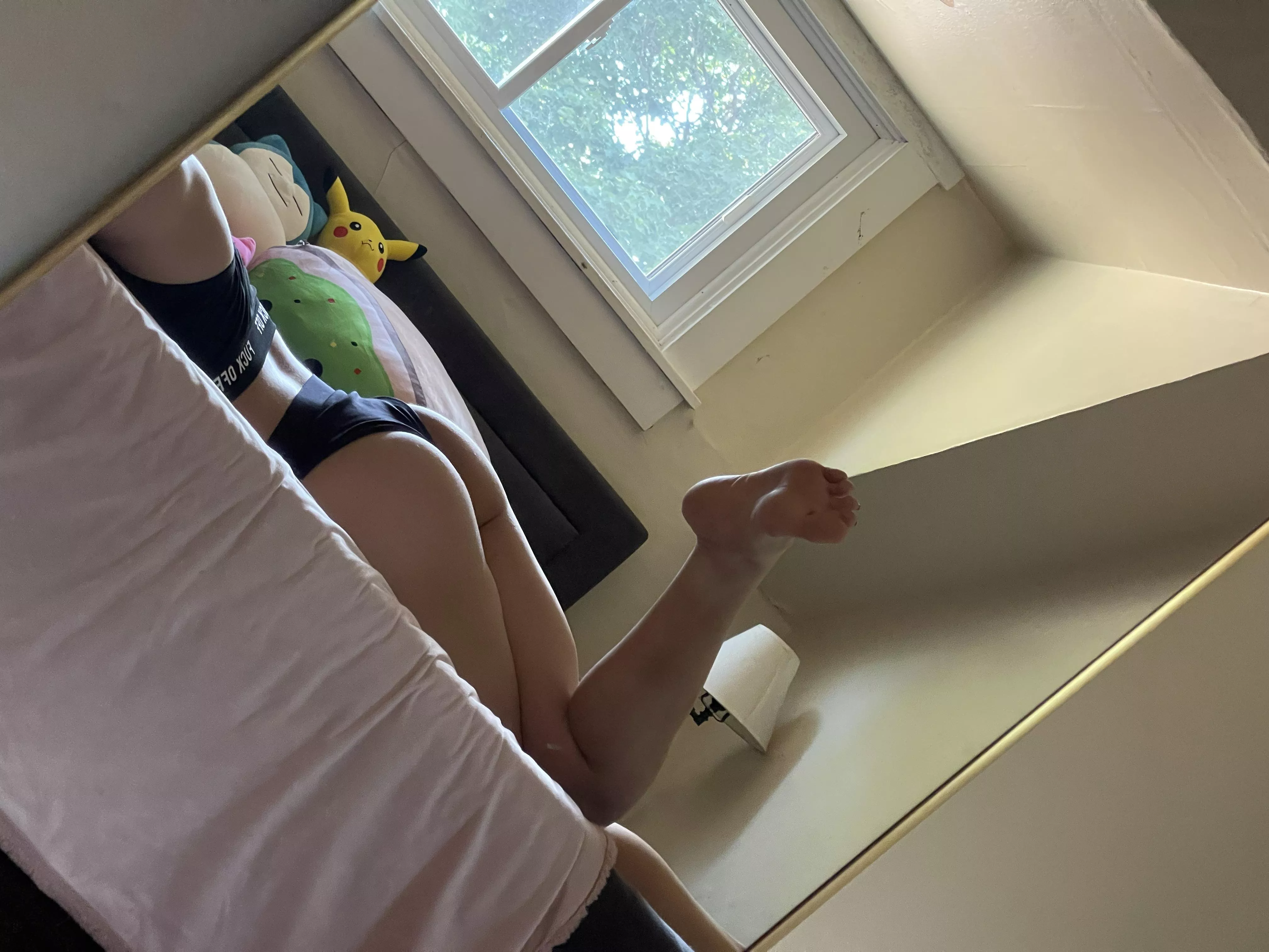 Would you come lounge with me?