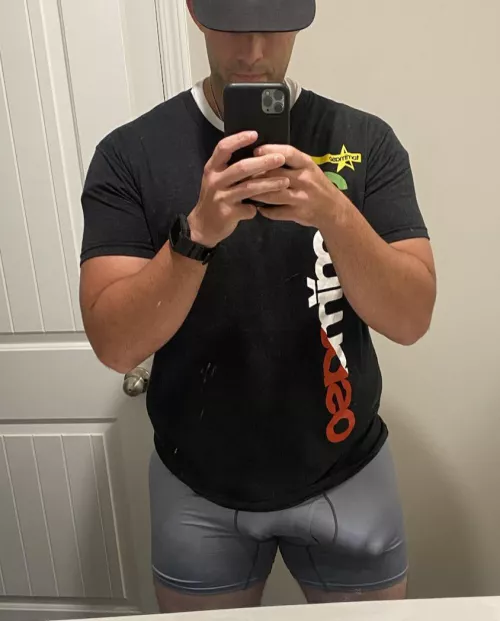 (32) Is a nice bulge okay to post here?
