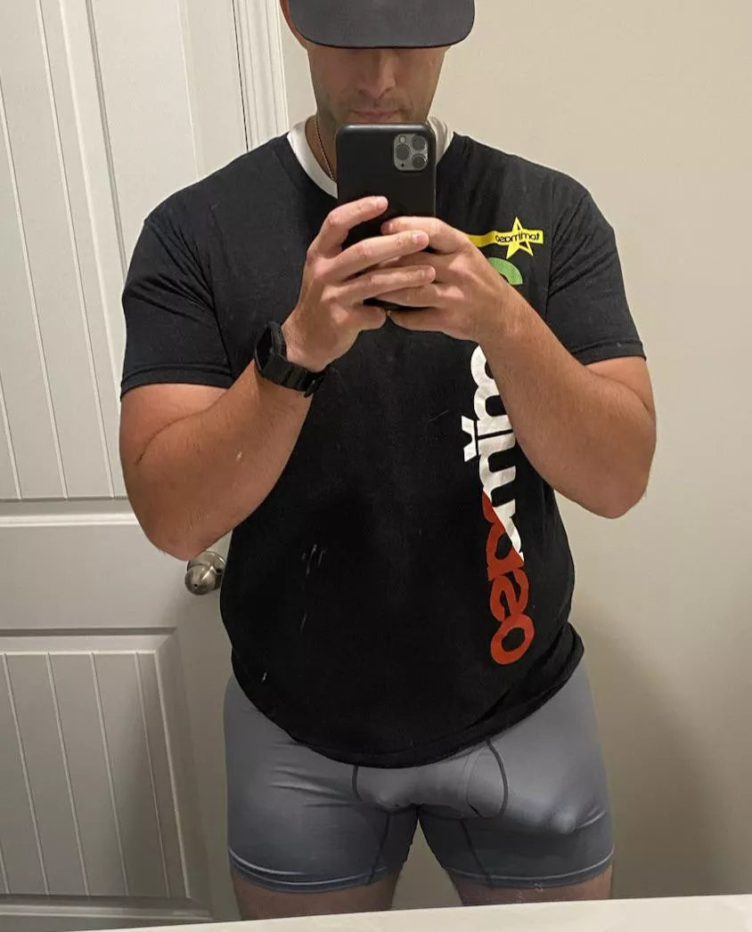 (32) Is a nice bulge okay to post here?