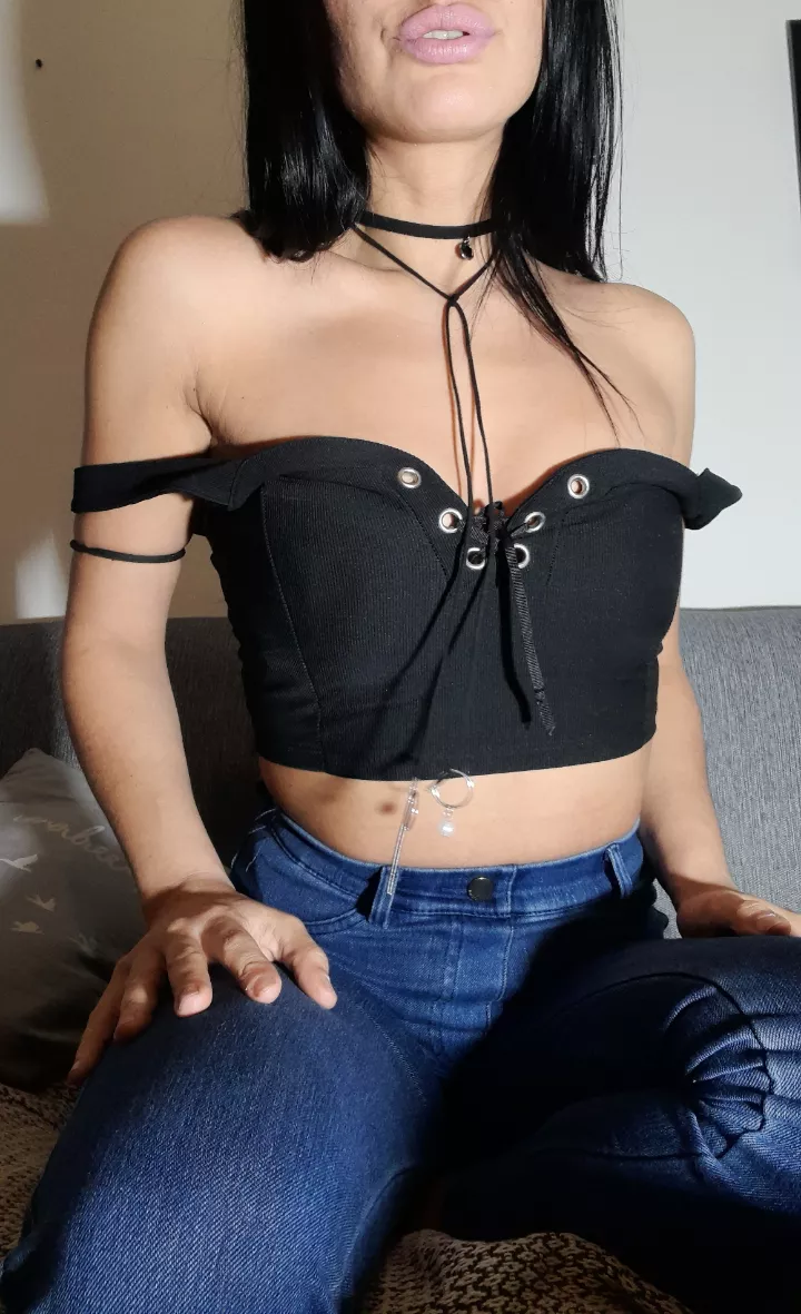 Do you also think that this top looks beautiful on me?