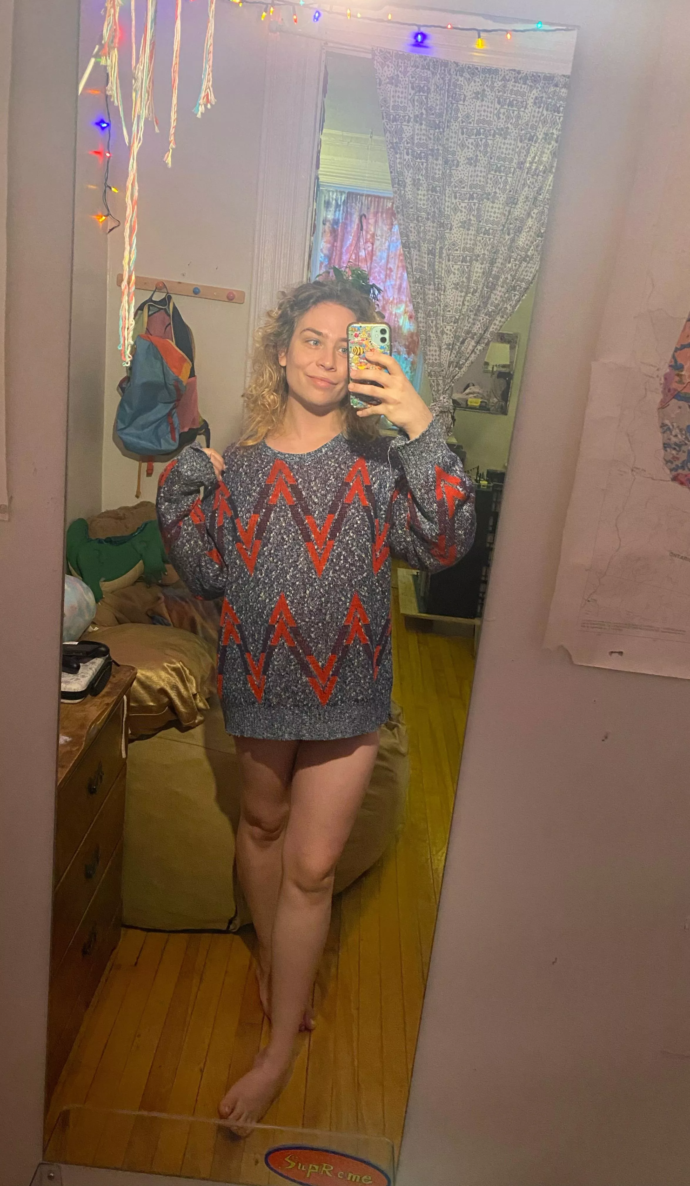 Do you guys like my sweater? I stole it from my friend 😅