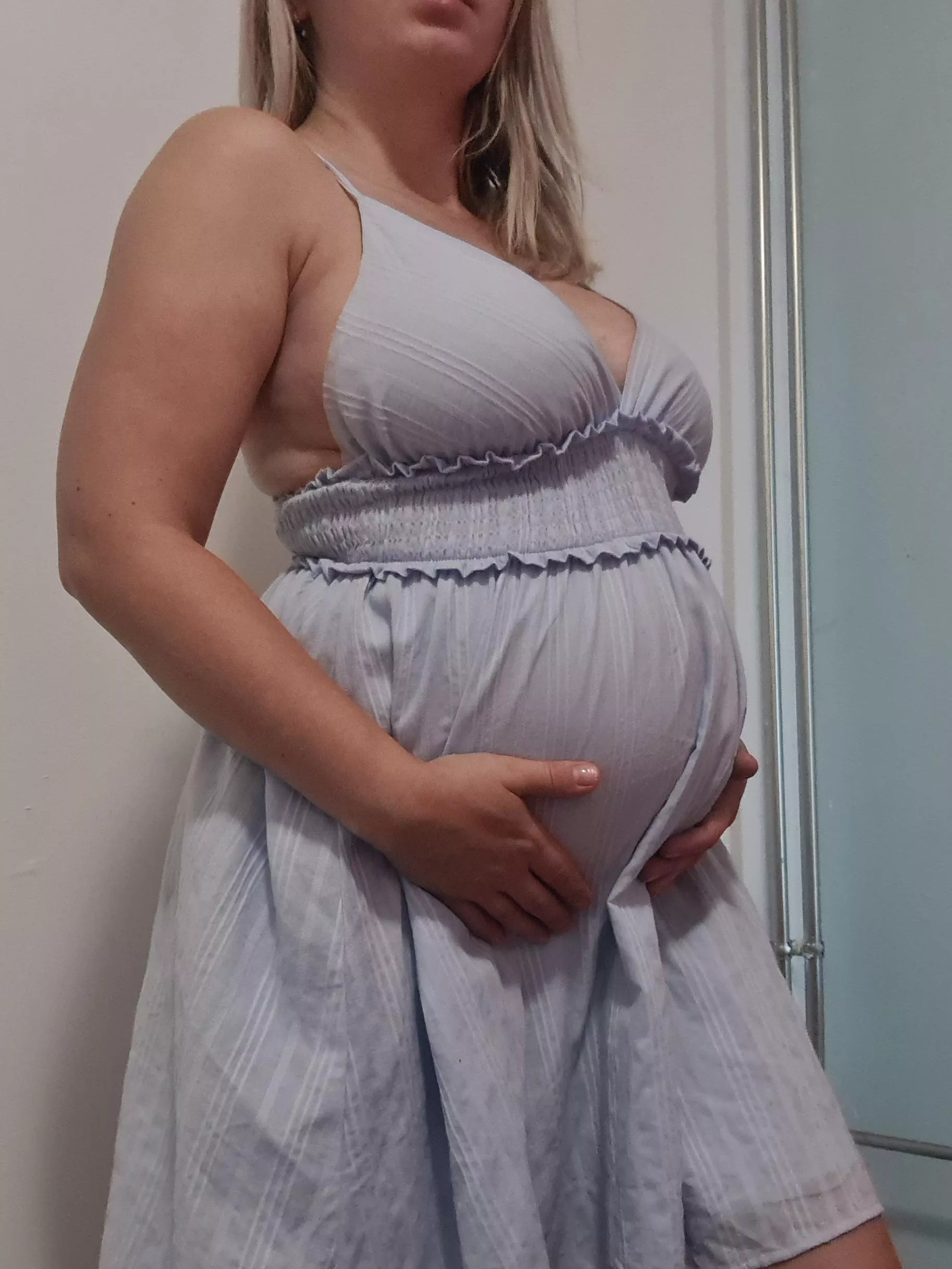 Do you like pregnant woman in dresses?