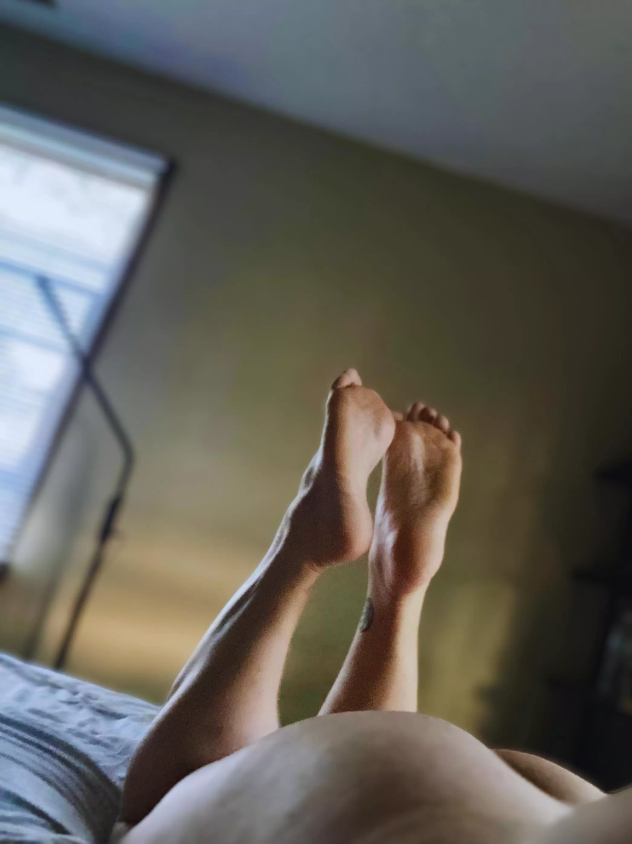 Eat Mommy’s pussy, I’ll push you in deeper with my feet on the back of your head 💋