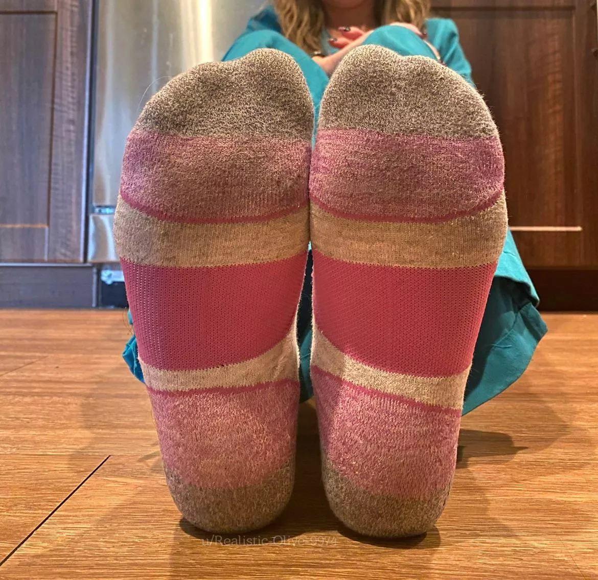 Freshly out of my sneakers and ready for a sniff!😉