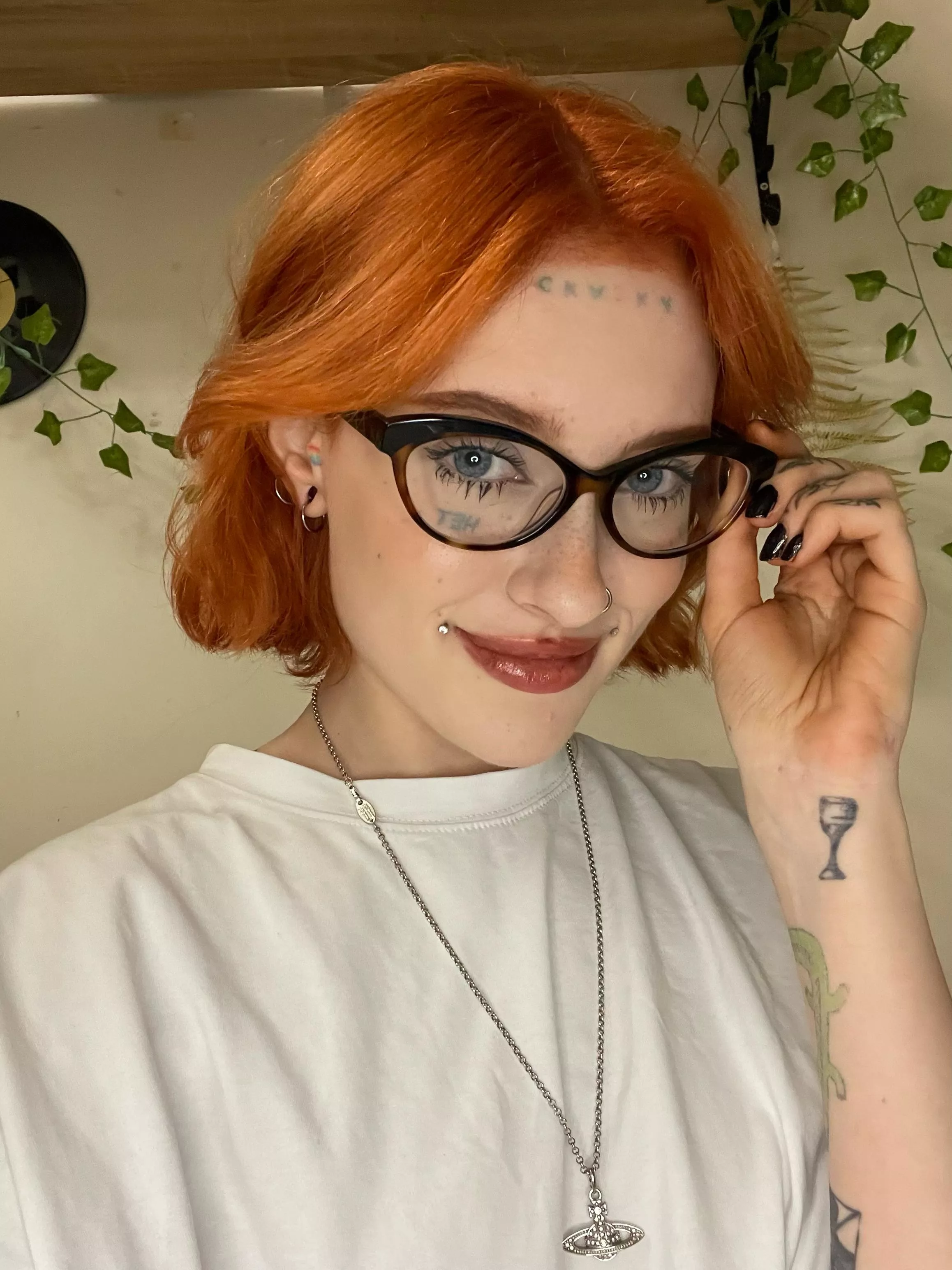 Ginger girls with glasses are adorable, aren't they