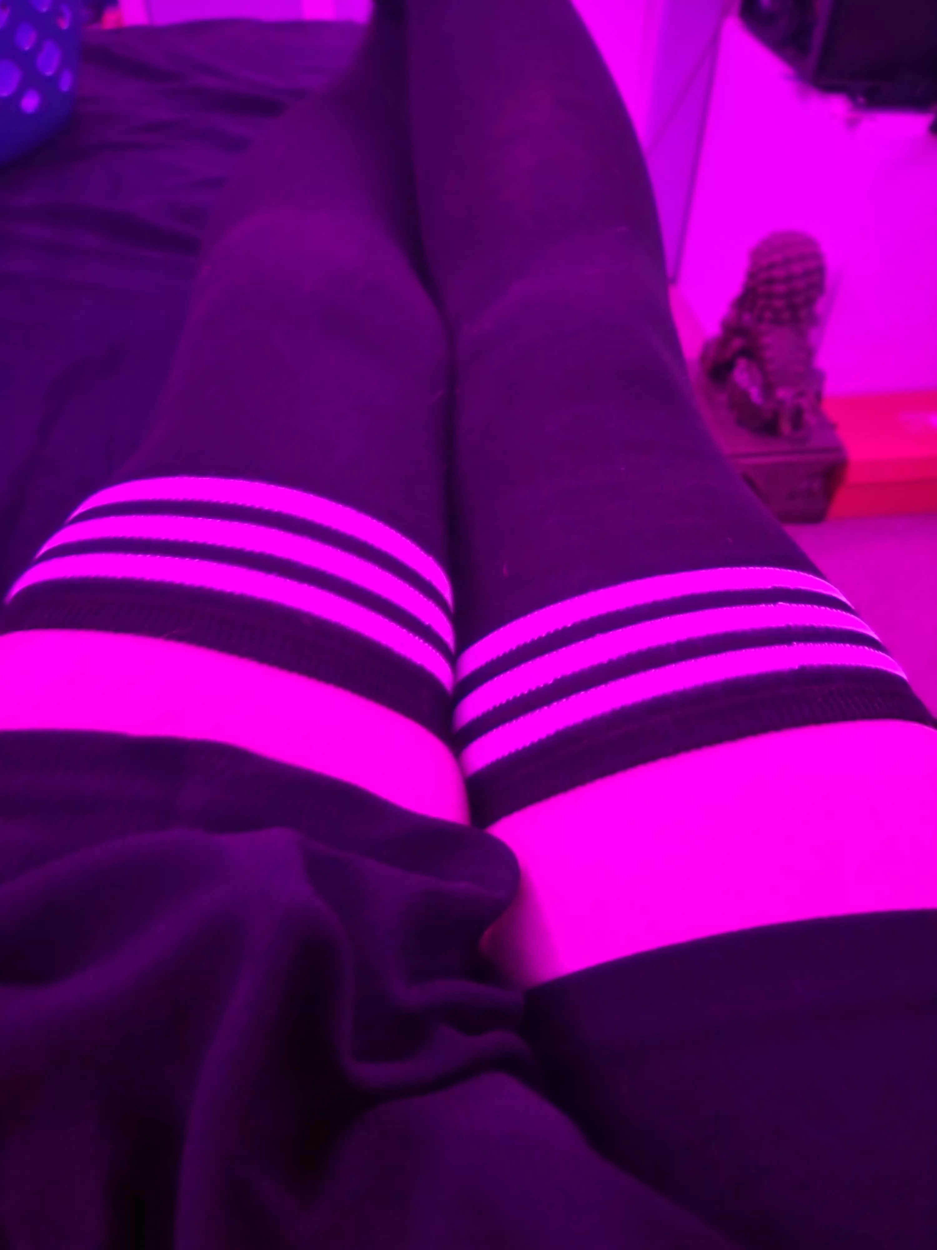 God I wish there were cute Boys at my school