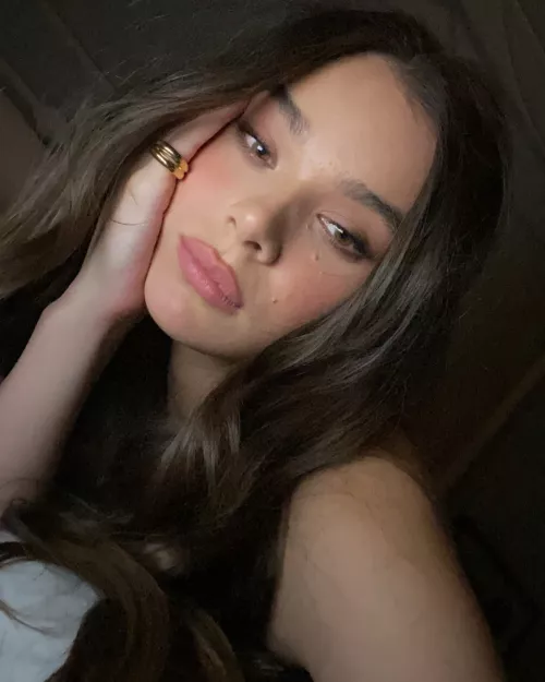 Hailee Steinfeld