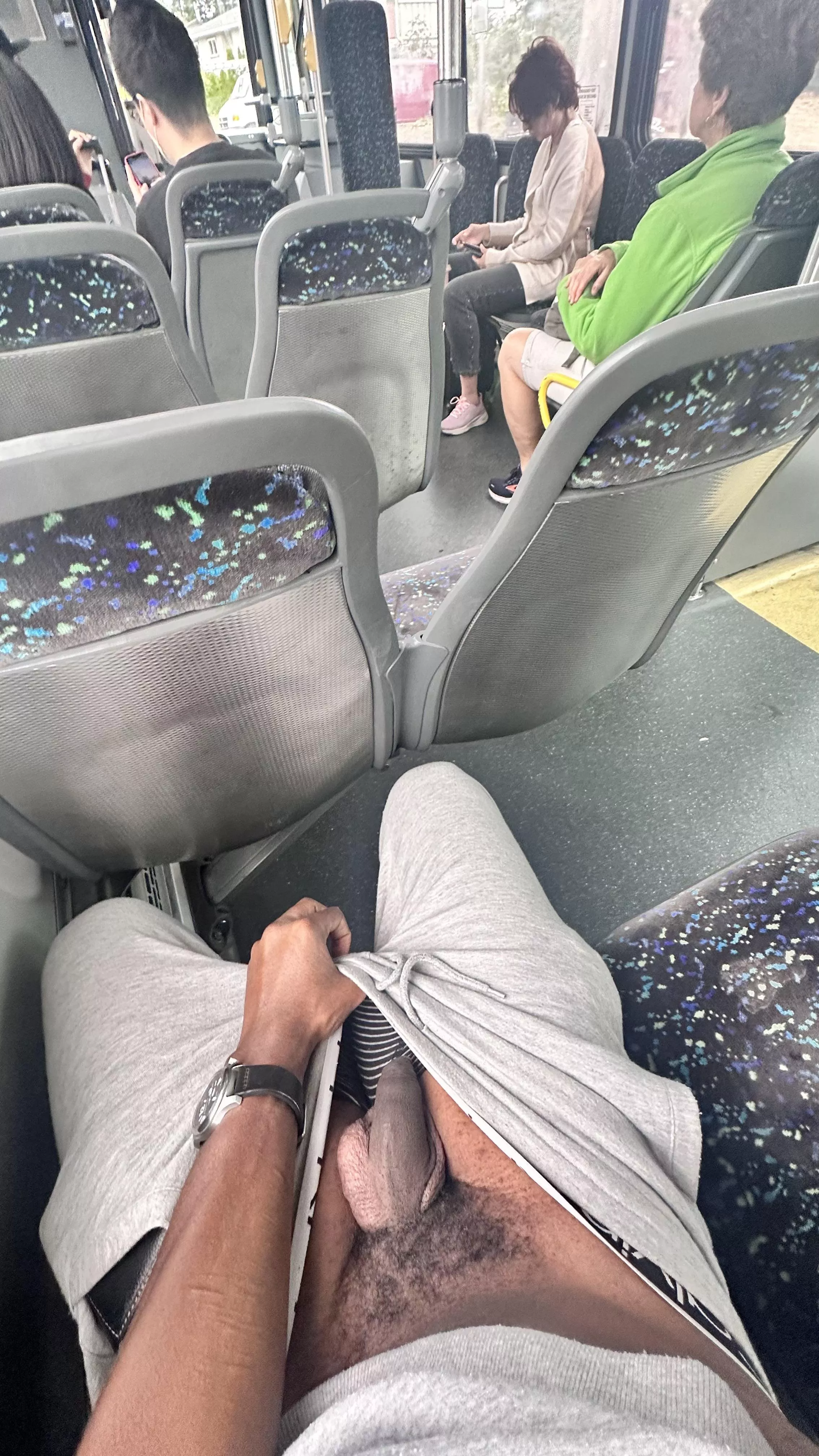 Horny on my way to work 😩😩