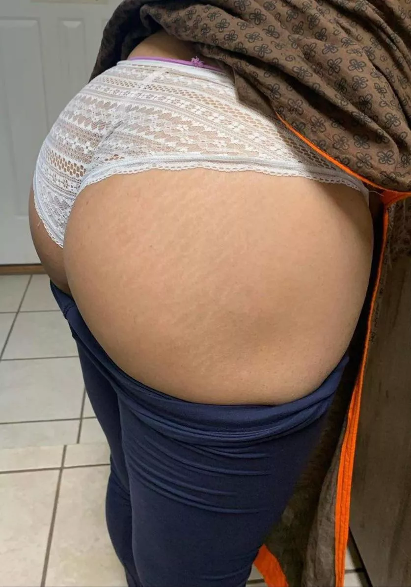 How is the Ass on my thick wife?