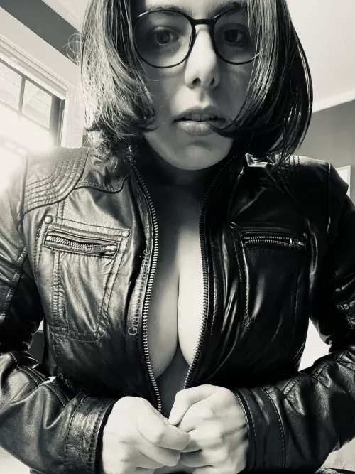 How's this for a thirst trap? 🩶