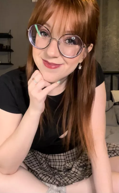 I felt kinda cute wearing my glasses 💕 [F]