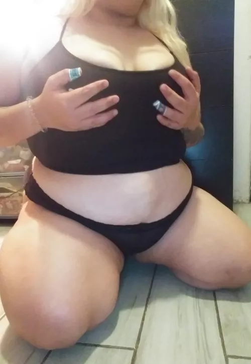 its unfair how im sitting here breedable and feral yet no ones using me rn :c