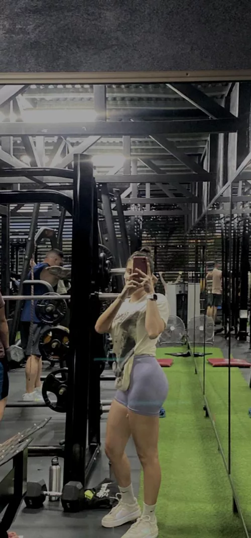 late night workout🥵🍑(f)