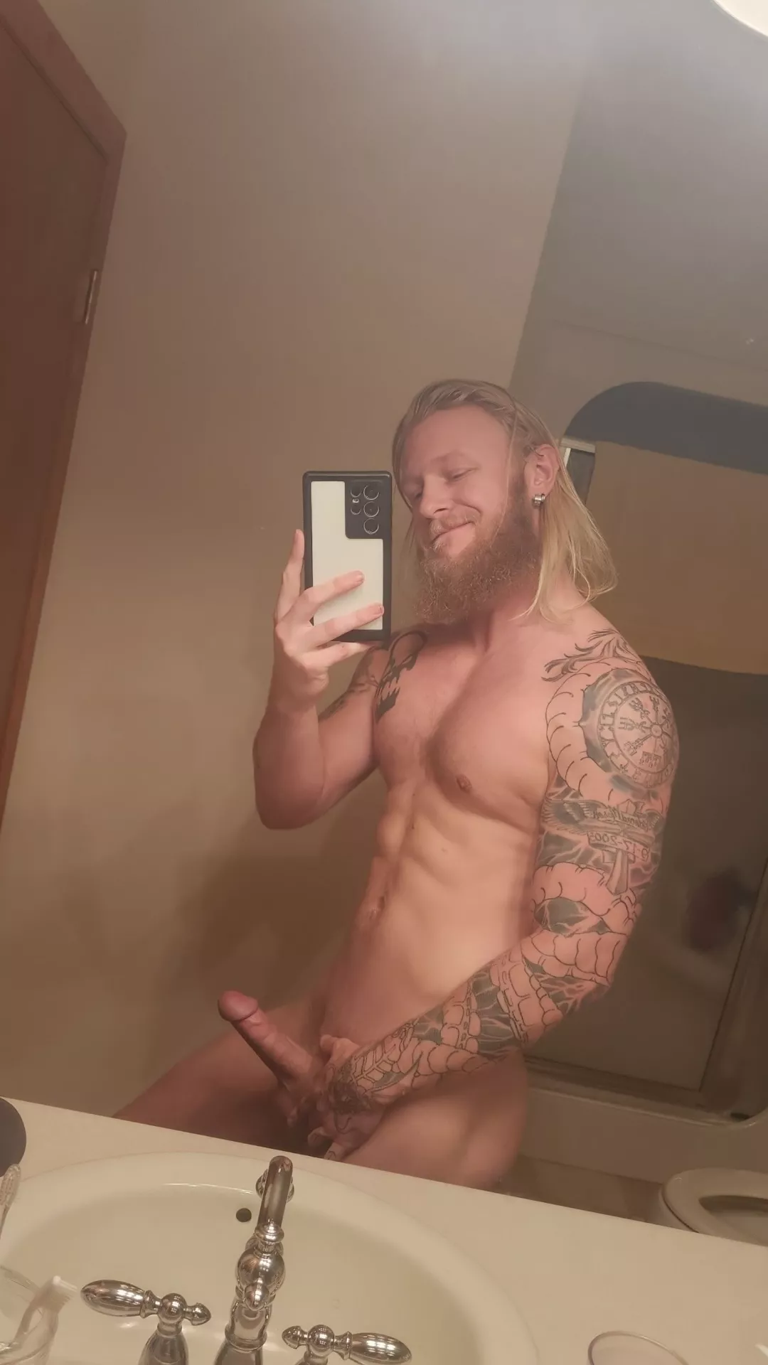 [M] Body dysmorphia is a bitch, could use a little mood bump 😮‍💨