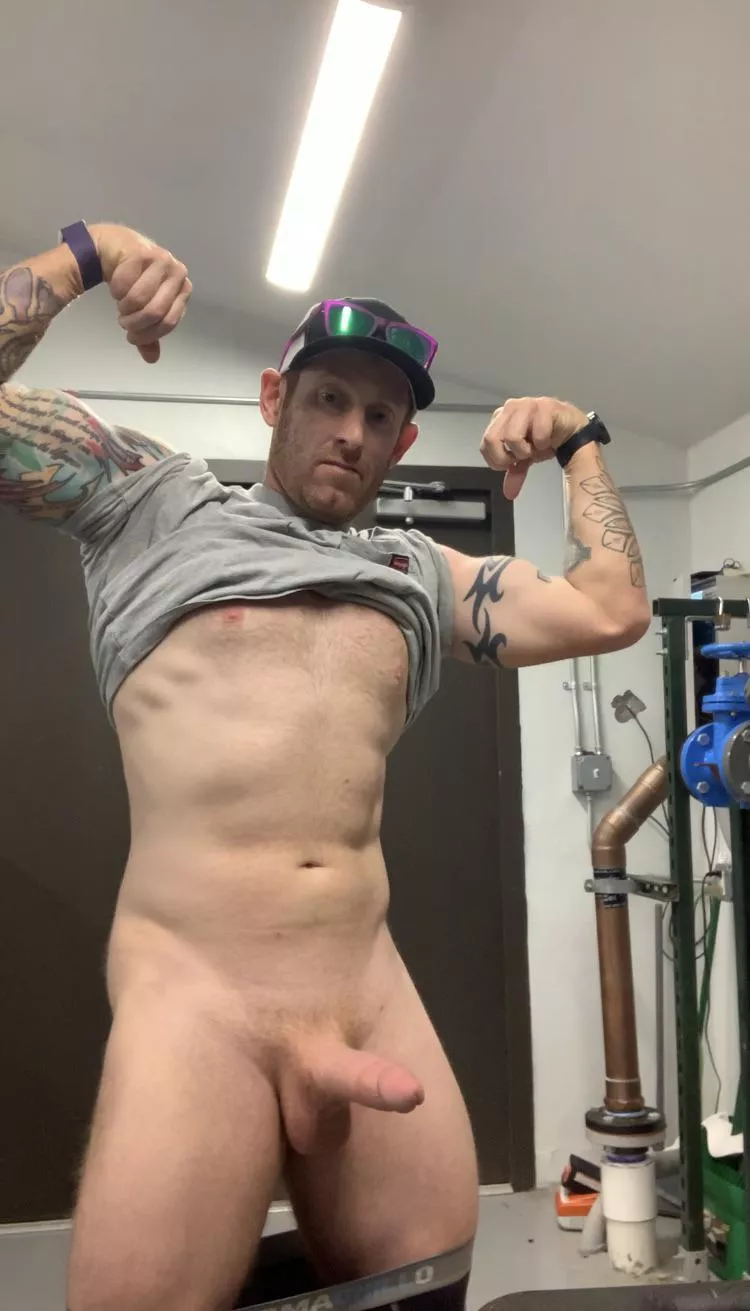 (M) Just checking the gym gains. What do you ladies think. Let me know.