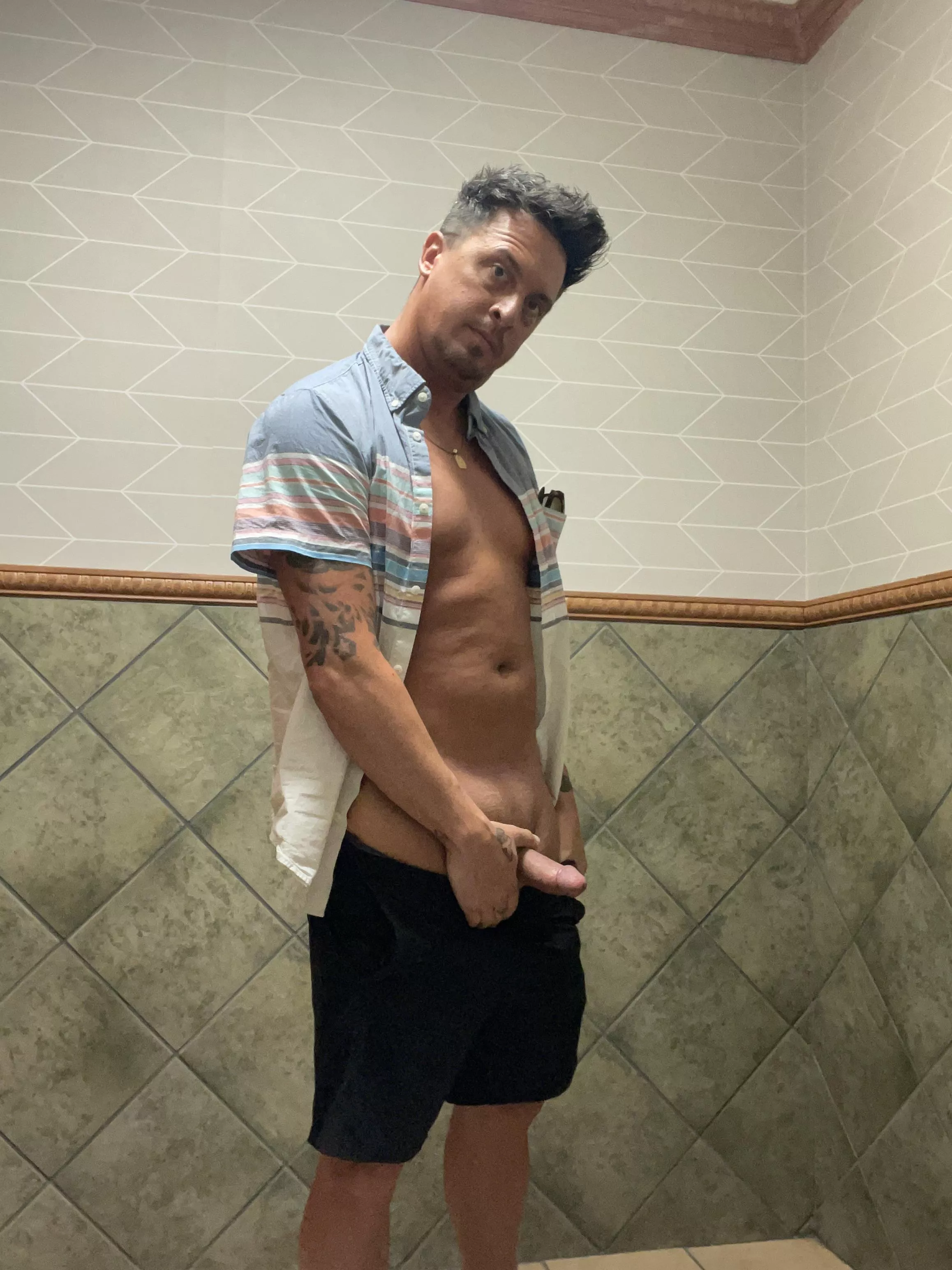 Sneak into the restaurant bathroom with me? (40)