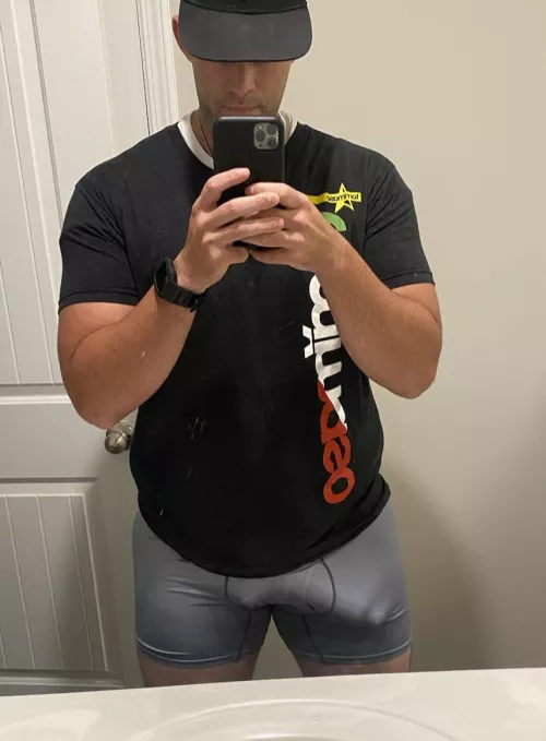 Who can handle a large package