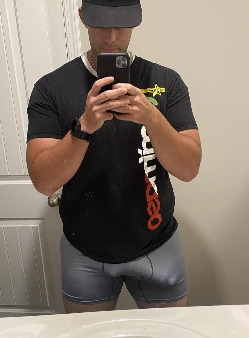 Who can handle a large package