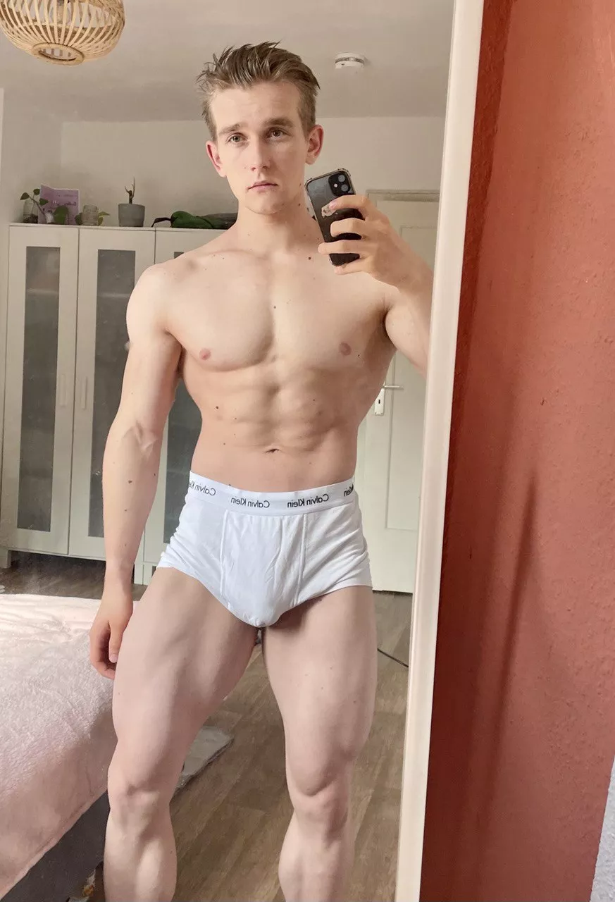 [19] Hi everyone 😜