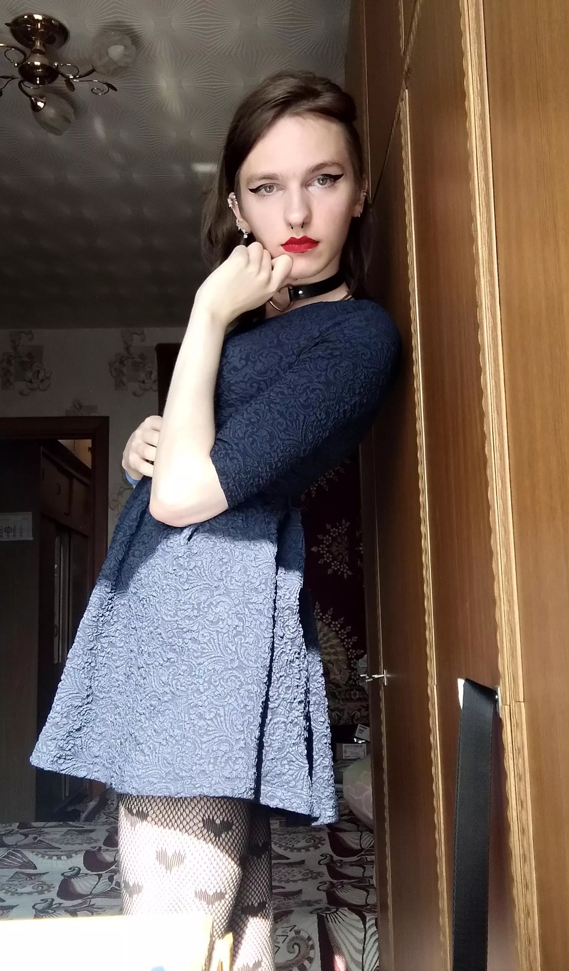 Another almost full height pic (hope i fit 🥺)