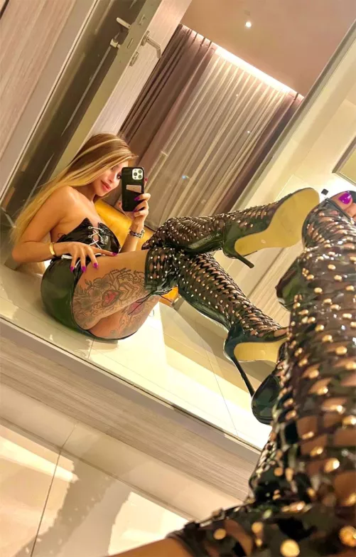 Can I be your baby doll, Daddy ?