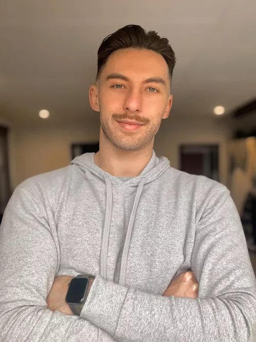 Do you like the mustache? 🥸