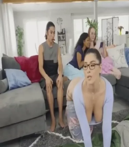 Does anyone know the sauce to thr video? Or at least her name?