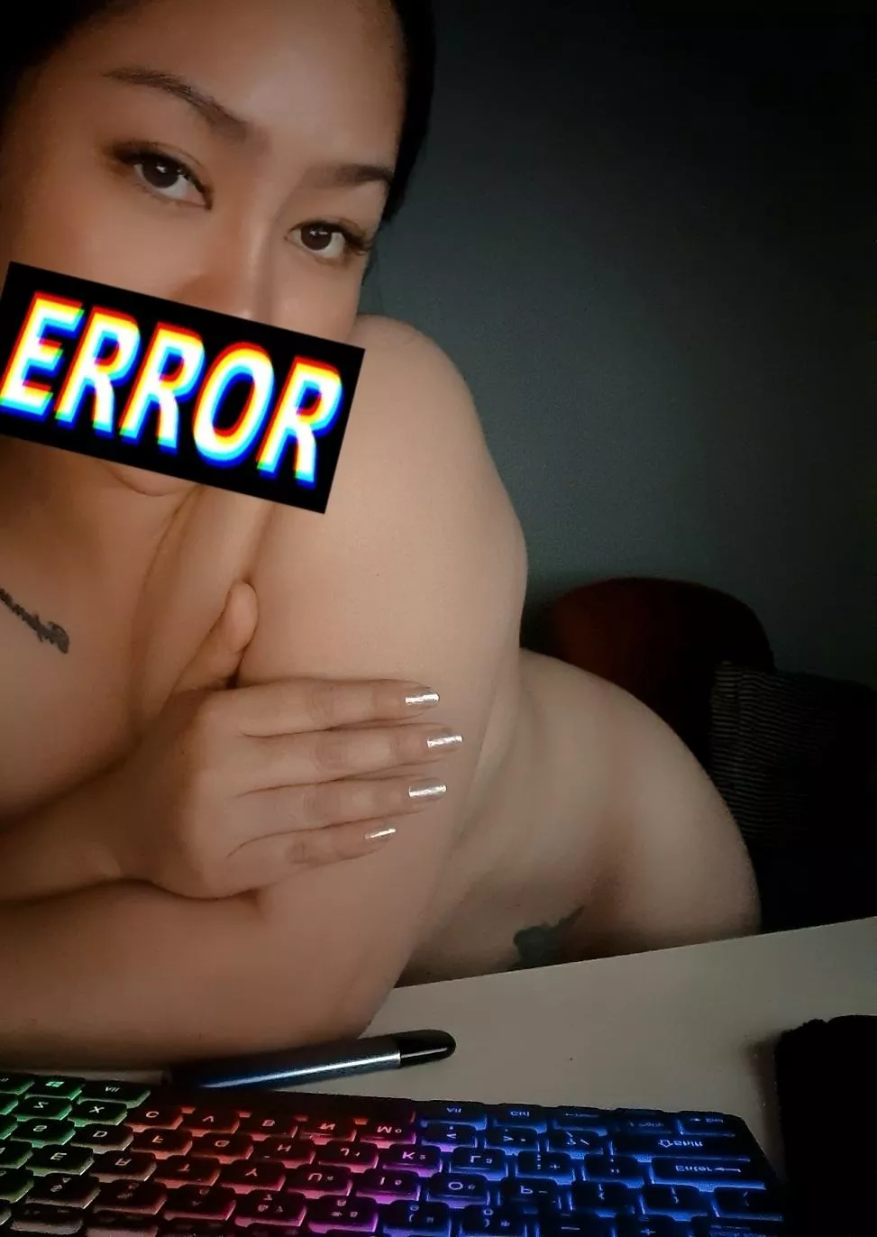 Finally, EOS. 🥳🥳🥳 Malapit na ulit mag (F)riday. Hahahahahaha Uunahan ko na kayo, hindi ako nilalamig, naka-on pa ac ko. Kelan ba lumamig sa Pinas? Amp. Sa baguio siguro o tagaytay, tara? 😋